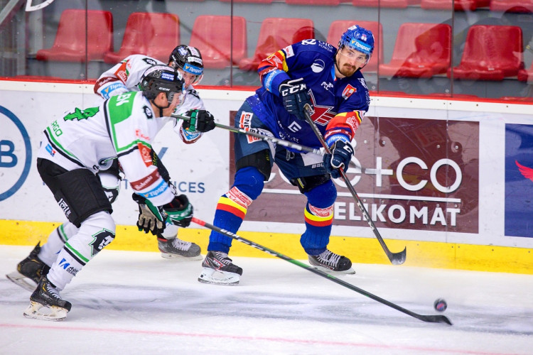 FOTOGALERIE: Šílená první třetina. Motor nezvládl úvod zápasu, od Mladé Boleslavi dostal šest branek