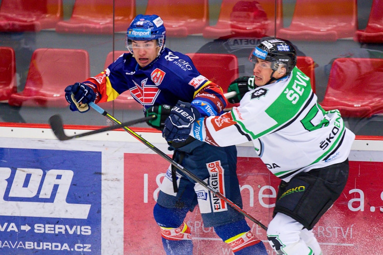 FOTOGALERIE: Šílená první třetina. Motor nezvládl úvod zápasu, od Mladé Boleslavi dostal šest branek