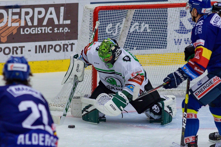 FOTOGALERIE: Šílená první třetina. Motor nezvládl úvod zápasu, od Mladé Boleslavi dostal šest branek