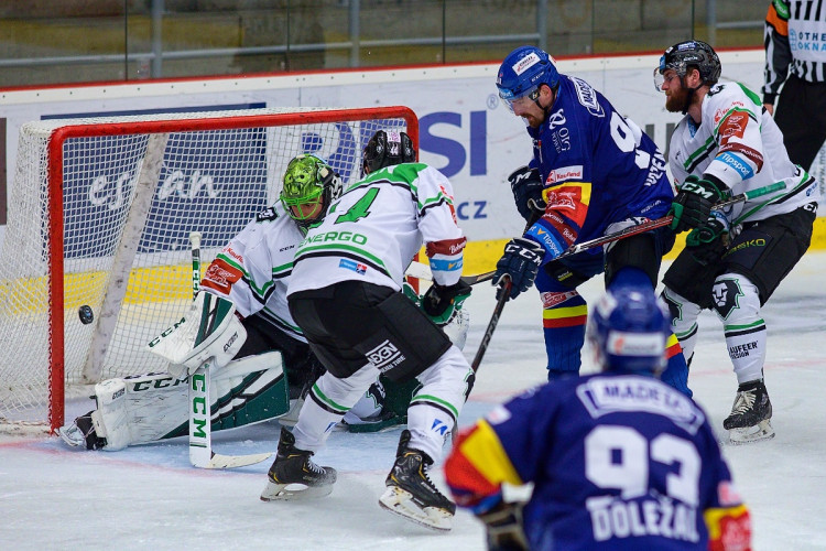 FOTOGALERIE: Šílená první třetina. Motor nezvládl úvod zápasu, od Mladé Boleslavi dostal šest branek