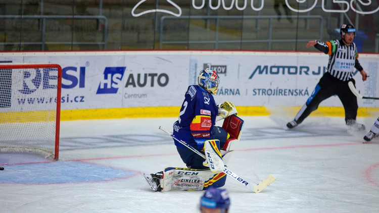 FOTOGALERIE: Šílená první třetina. Motor nezvládl úvod zápasu, od Mladé Boleslavi dostal šest branek