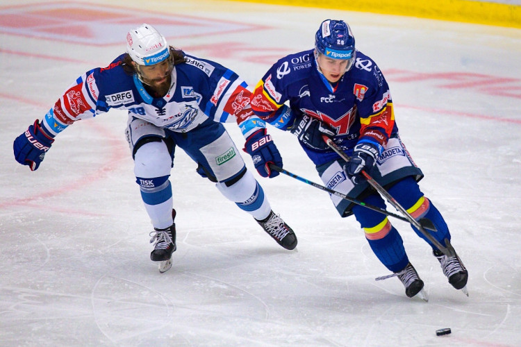 FOTOGALERIE: Znovu a znovu. Motor pokračuje ve výsledkové mizérii, doma nestačil ani na Kometu