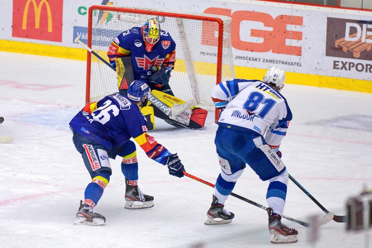 FOTOGALERIE: Znovu a znovu. Motor pokračuje ve výsledkové mizérii, doma nestačil ani na Kometu