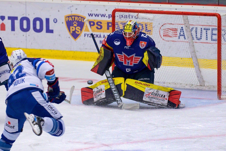 FOTOGALERIE: Znovu a znovu. Motor pokračuje ve výsledkové mizérii, doma nestačil ani na Kometu