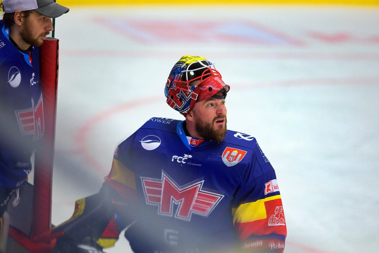 FOTOGALERIE: Znovu a znovu. Motor pokračuje ve výsledkové mizérii, doma nestačil ani na Kometu