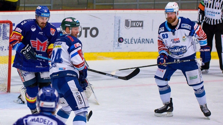 FOTOGALERIE: Znovu a znovu. Motor pokračuje ve výsledkové mizérii, doma nestačil ani na Kometu