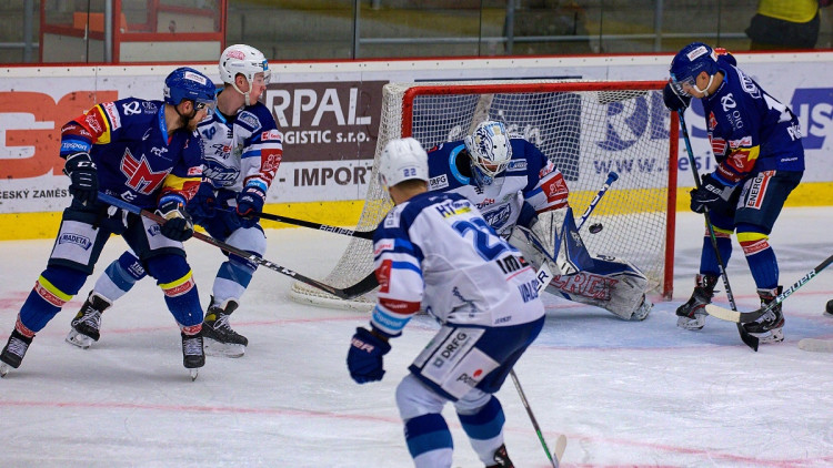 FOTOGALERIE: Znovu a znovu. Motor pokračuje ve výsledkové mizérii, doma nestačil ani na Kometu