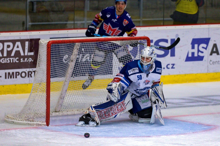 FOTOGALERIE: Znovu a znovu. Motor pokračuje ve výsledkové mizérii, doma nestačil ani na Kometu