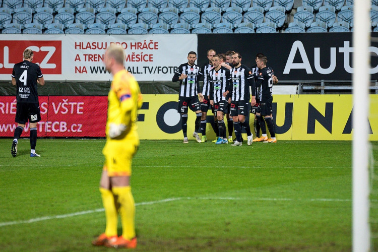 FOTOGALERIE: Dynamo válí a pět zápasů v řadě neprohrálo, Baník sestřelil v závěru Mršič
