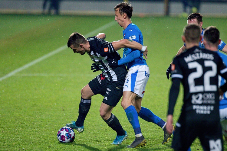 FOTOGALERIE: Dynamo válí a pět zápasů v řadě neprohrálo, Baník sestřelil v závěru Mršič