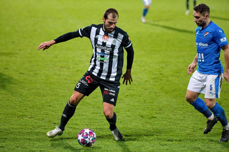 FOTOGALERIE: Dynamo válí a pět zápasů v řadě neprohrálo, Baník sestřelil v závěru Mršič