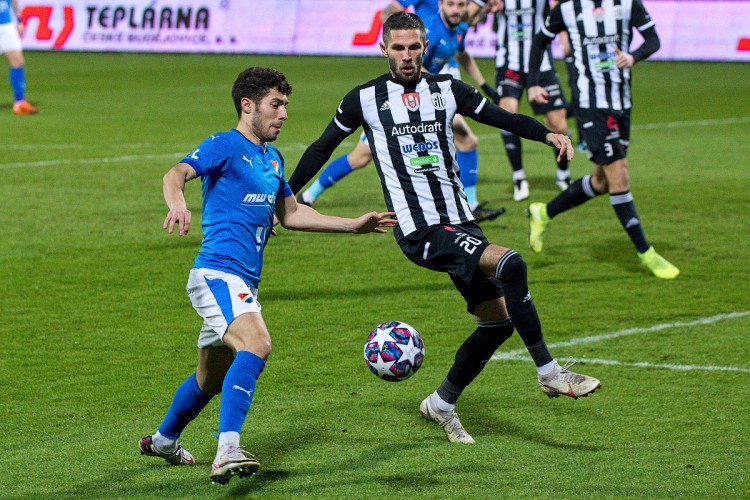 FOTOGALERIE: Dynamo válí a pět zápasů v řadě neprohrálo, Baník sestřelil v závěru Mršič