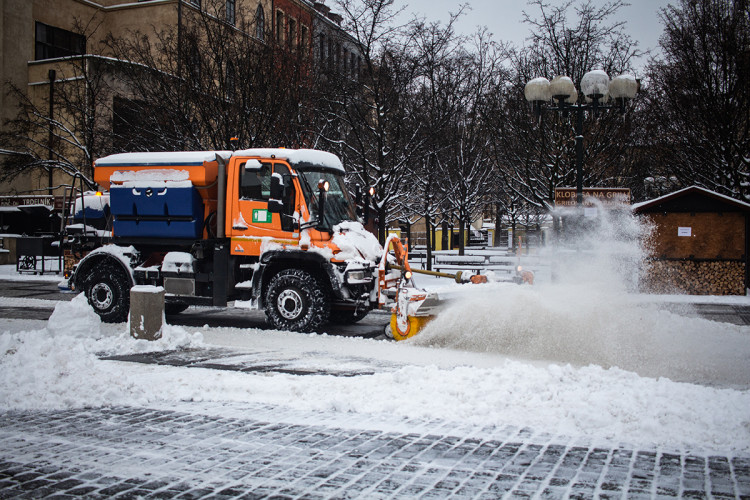 Sněhová peřina přikryla Prahu. Podívejte se na zasněžené hlavní město