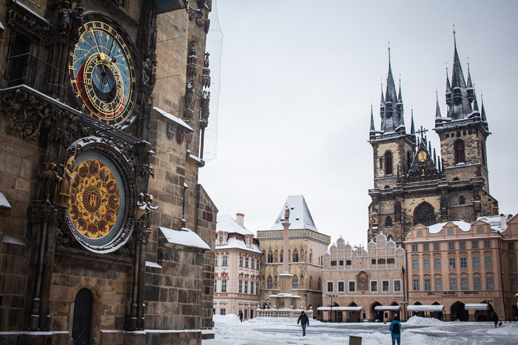 Sněhová peřina přikryla Prahu. Podívejte se na zasněžené hlavní město
