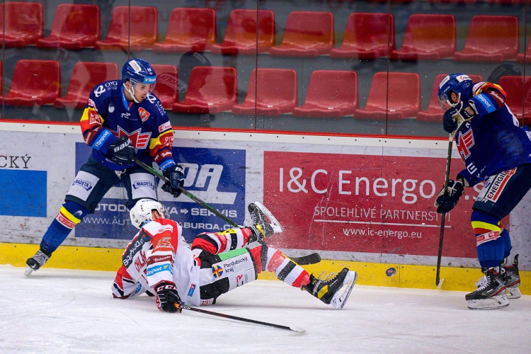 FOTOGALERIE: Madeta Motor ČB - HC Dynamo Pardubice