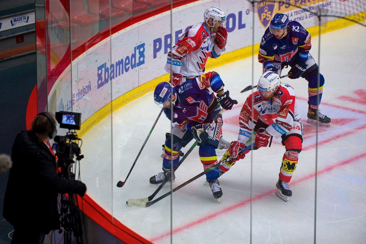 FOTOGALERIE: Jeden jediný gól. Chudé utkání ovládly Pardubice, Motor se doma stále trápí