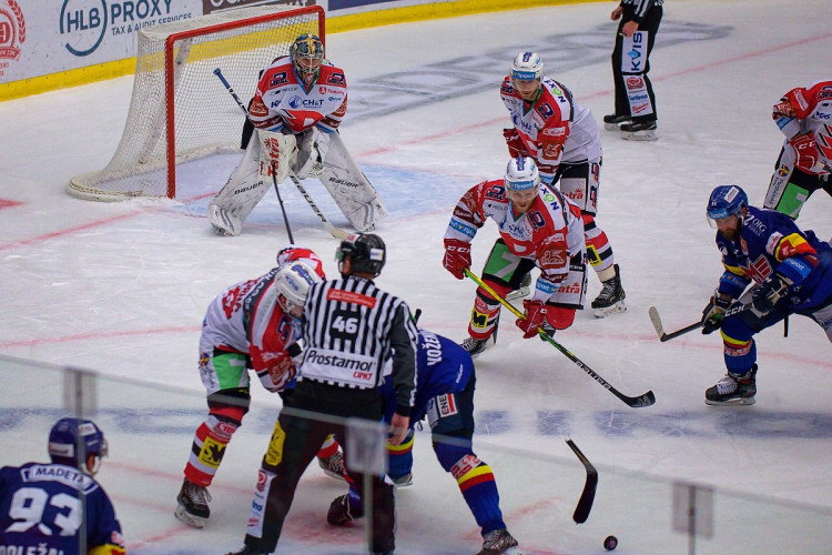 FOTOGALERIE: Jeden jediný gól. Chudé utkání ovládly Pardubice, Motor se doma stále trápí