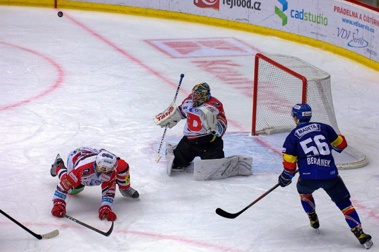 FOTOGALERIE: Jeden jediný gól. Chudé utkání ovládly Pardubice, Motor se doma stále trápí
