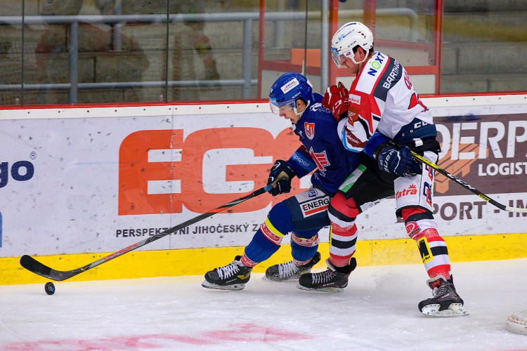FOTOGALERIE: Jeden jediný gól. Chudé utkání ovládly Pardubice, Motor se doma stále trápí