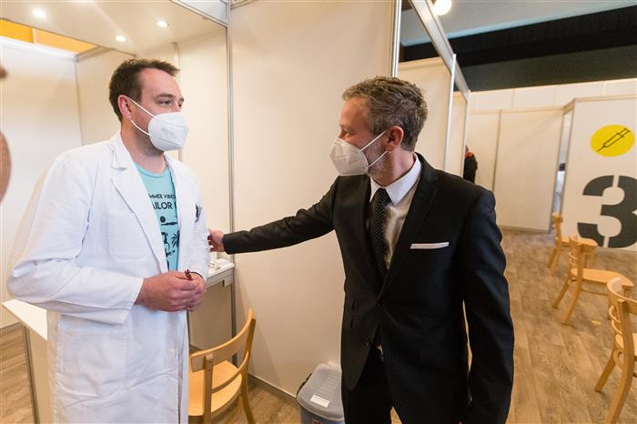 První očkovací centrum na Vysočině, Pelhřimov, KD Máj