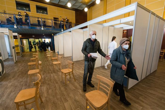 První očkovací centrum na Vysočině, Pelhřimov, KD Máj