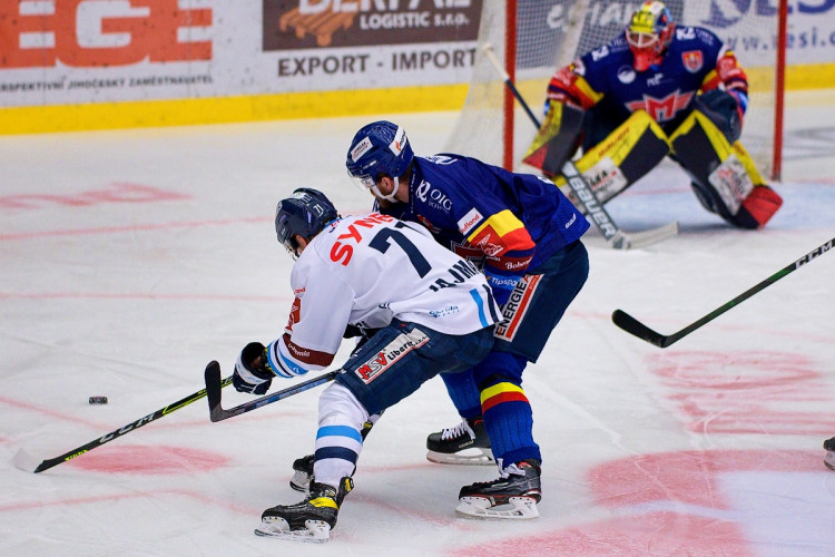 FOTOGALERIE: Výsledková krize pokračuje. Motor doma nestačil ani na Liberec, Bílí Tygři vyhráli 5:2