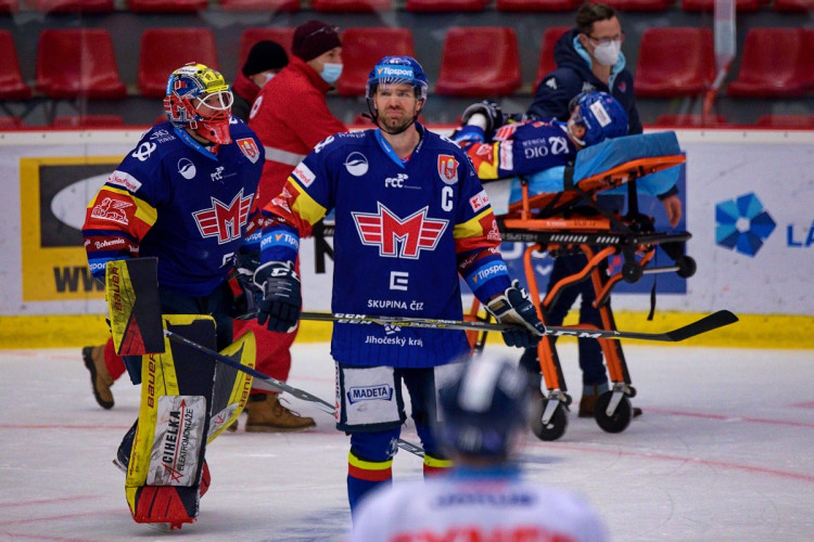FOTOGALERIE: Výsledková krize pokračuje. Motor doma nestačil ani na Liberec, Bílí Tygři vyhráli 5:2