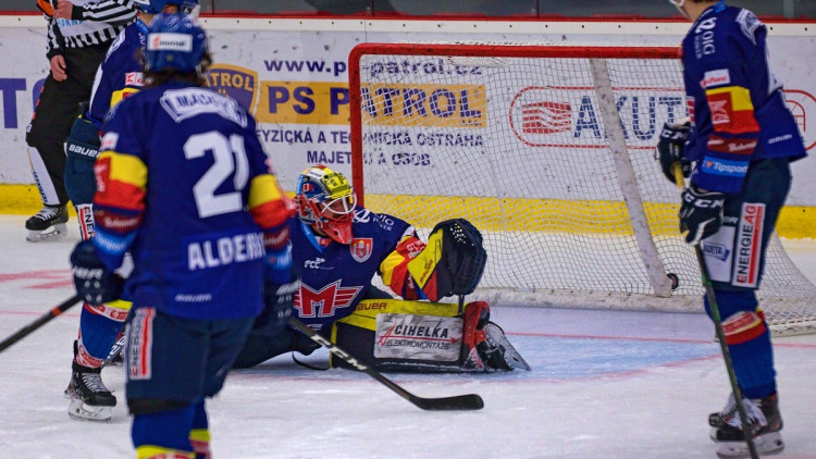 FOTOGALERIE: Výsledková krize pokračuje. Motor doma nestačil ani na Liberec, Bílí Tygři vyhráli 5:2