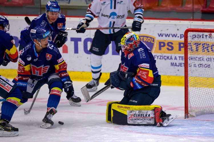FOTOGALERIE: Výsledková krize pokračuje. Motor doma nestačil ani na Liberec, Bílí Tygři vyhráli 5:2