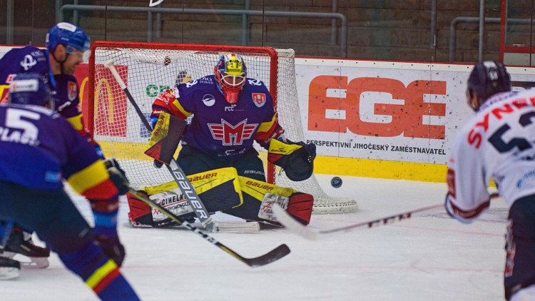 FOTOGALERIE: Výsledková krize pokračuje. Motor doma nestačil ani na Liberec, Bílí Tygři vyhráli 5:2