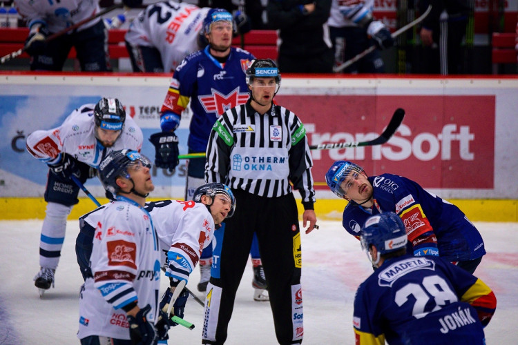 FOTOGALERIE: Výsledková krize pokračuje. Motor doma nestačil ani na Liberec, Bílí Tygři vyhráli 5:2