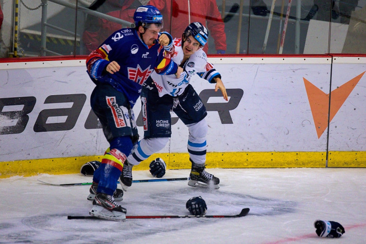 FOTOGALERIE: Výsledková krize pokračuje. Motor doma nestačil ani na Liberec, Bílí Tygři vyhráli 5:2