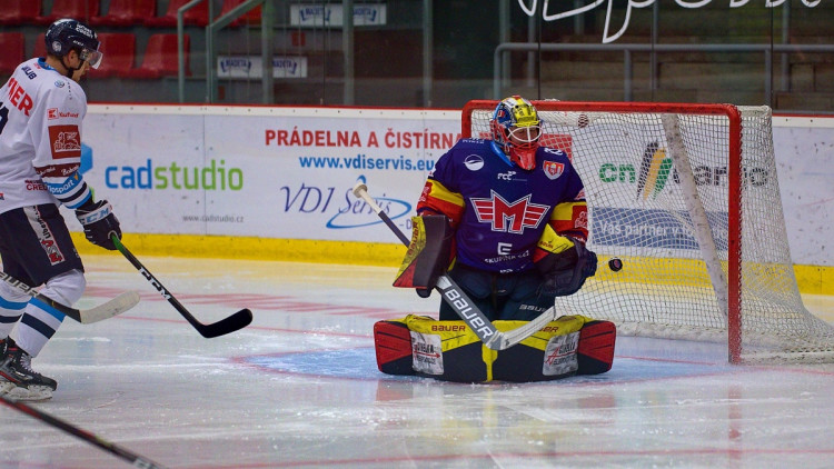 FOTOGALERIE: Výsledková krize pokračuje. Motor doma nestačil ani na Liberec, Bílí Tygři vyhráli 5:2