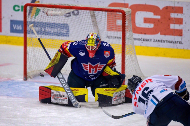 FOTOGALERIE: Výsledková krize pokračuje. Motor doma nestačil ani na Liberec, Bílí Tygři vyhráli 5:2