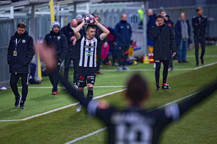 FOTOGALERIE: Konec úspěšné série. Dynamo doma nečekaně padlo s poslední Opavou, inkasovalo v závěru