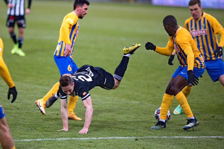 FOTOGALERIE: Konec úspěšné série. Dynamo doma nečekaně padlo s poslední Opavou, inkasovalo v závěru