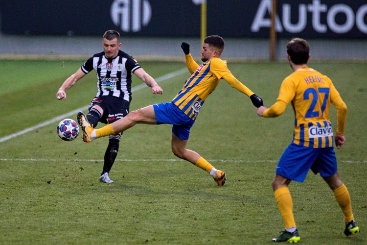 FOTOGALERIE: Konec úspěšné série. Dynamo doma nečekaně padlo s poslední Opavou, inkasovalo v závěru