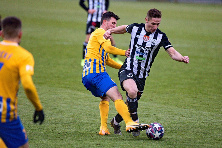 FOTOGALERIE: Konec úspěšné série. Dynamo doma nečekaně padlo s poslední Opavou, inkasovalo v závěru