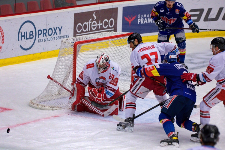 FOTOGALERIE: Čtvrtá porážka s Olomoucí. Motor prodloužil mizernou sérii na domácím ledě, padl 1:2
