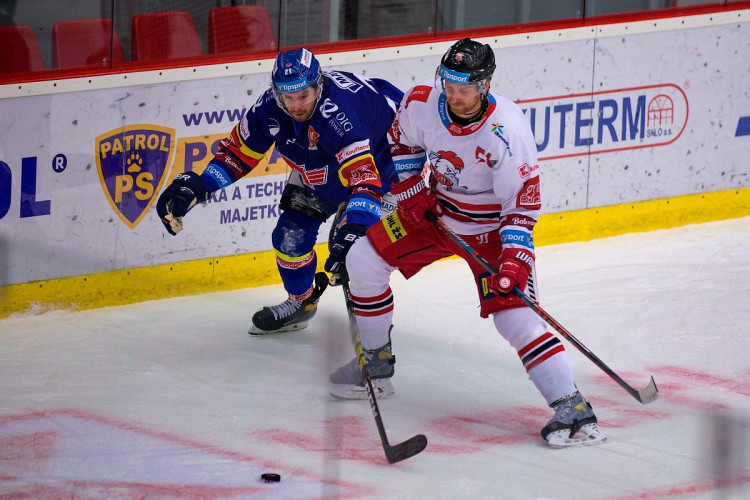 FOTOGALERIE: Čtvrtá porážka s Olomoucí. Motor prodloužil mizernou sérii na domácím ledě, padl 1:2