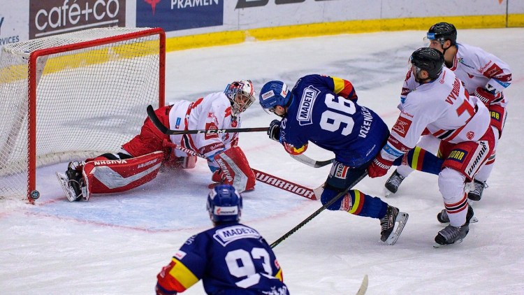 FOTOGALERIE: Čtvrtá porážka s Olomoucí. Motor prodloužil mizernou sérii na domácím ledě, padl 1:2