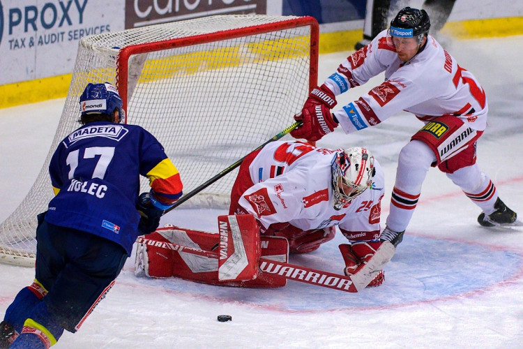 FOTOGALERIE: Čtvrtá porážka s Olomoucí. Motor prodloužil mizernou sérii na domácím ledě, padl 1:2