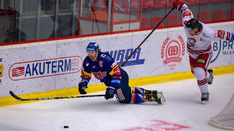 FOTOGALERIE: Čtvrtá porážka s Olomoucí. Motor prodloužil mizernou sérii na domácím ledě, padl 1:2