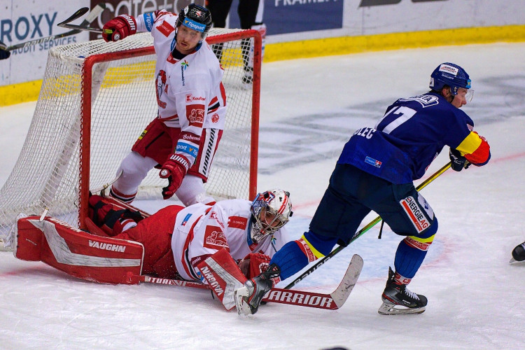 FOTOGALERIE: Čtvrtá porážka s Olomoucí. Motor prodloužil mizernou sérii na domácím ledě, padl 1:2