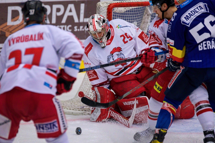 FOTOGALERIE: Čtvrtá porážka s Olomoucí. Motor prodloužil mizernou sérii na domácím ledě, padl 1:2