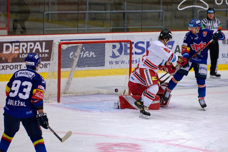 FOTOGALERIE: Čtvrtá porážka s Olomoucí. Motor prodloužil mizernou sérii na domácím ledě, padl 1:2