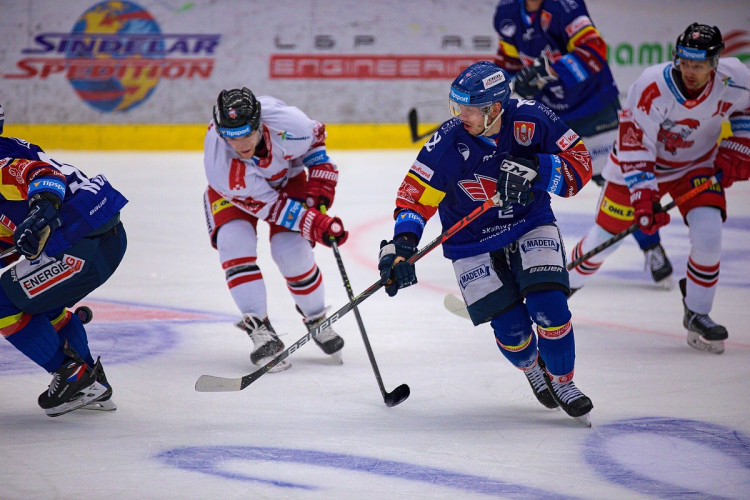 FOTOGALERIE: Čtvrtá porážka s Olomoucí. Motor prodloužil mizernou sérii na domácím ledě, padl 1:2