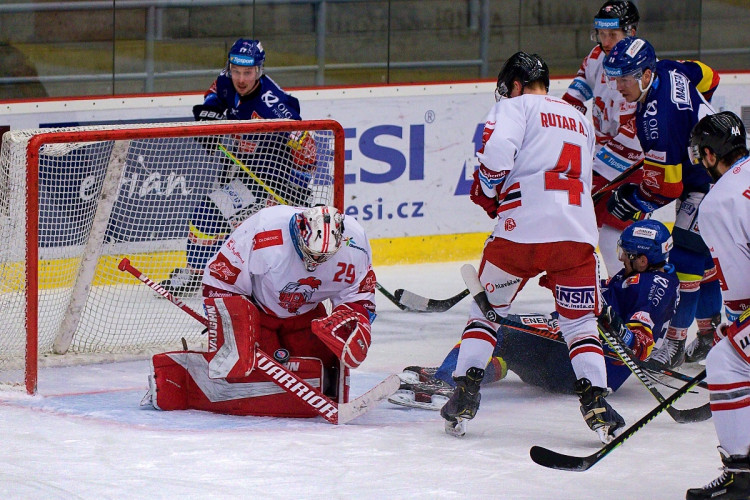 FOTOGALERIE: Čtvrtá porážka s Olomoucí. Motor prodloužil mizernou sérii na domácím ledě, padl 1:2