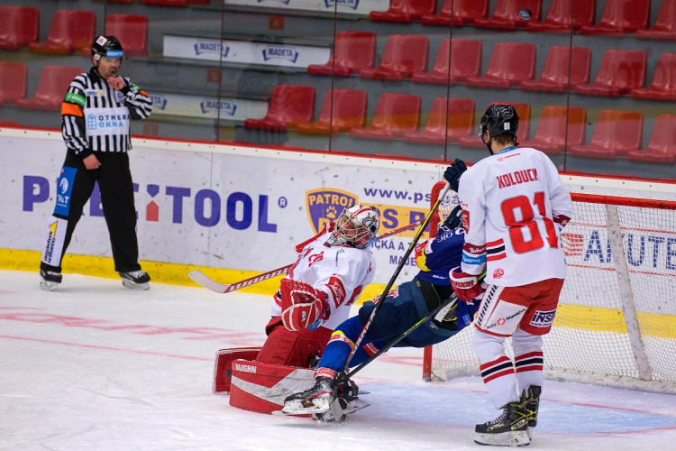 FOTOGALERIE: Čtvrtá porážka s Olomoucí. Motor prodloužil mizernou sérii na domácím ledě, padl 1:2