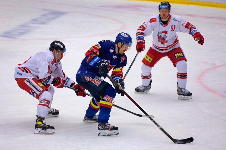 FOTOGALERIE: Čtvrtá porážka s Olomoucí. Motor prodloužil mizernou sérii na domácím ledě, padl 1:2